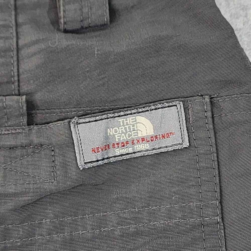 The North Face Chino Shorts Men 32 Gray Nylon Pockets Outdoors Hiking Activewear